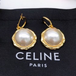 There is a casual atmosphere Earrings 2023SS CELINE Celine